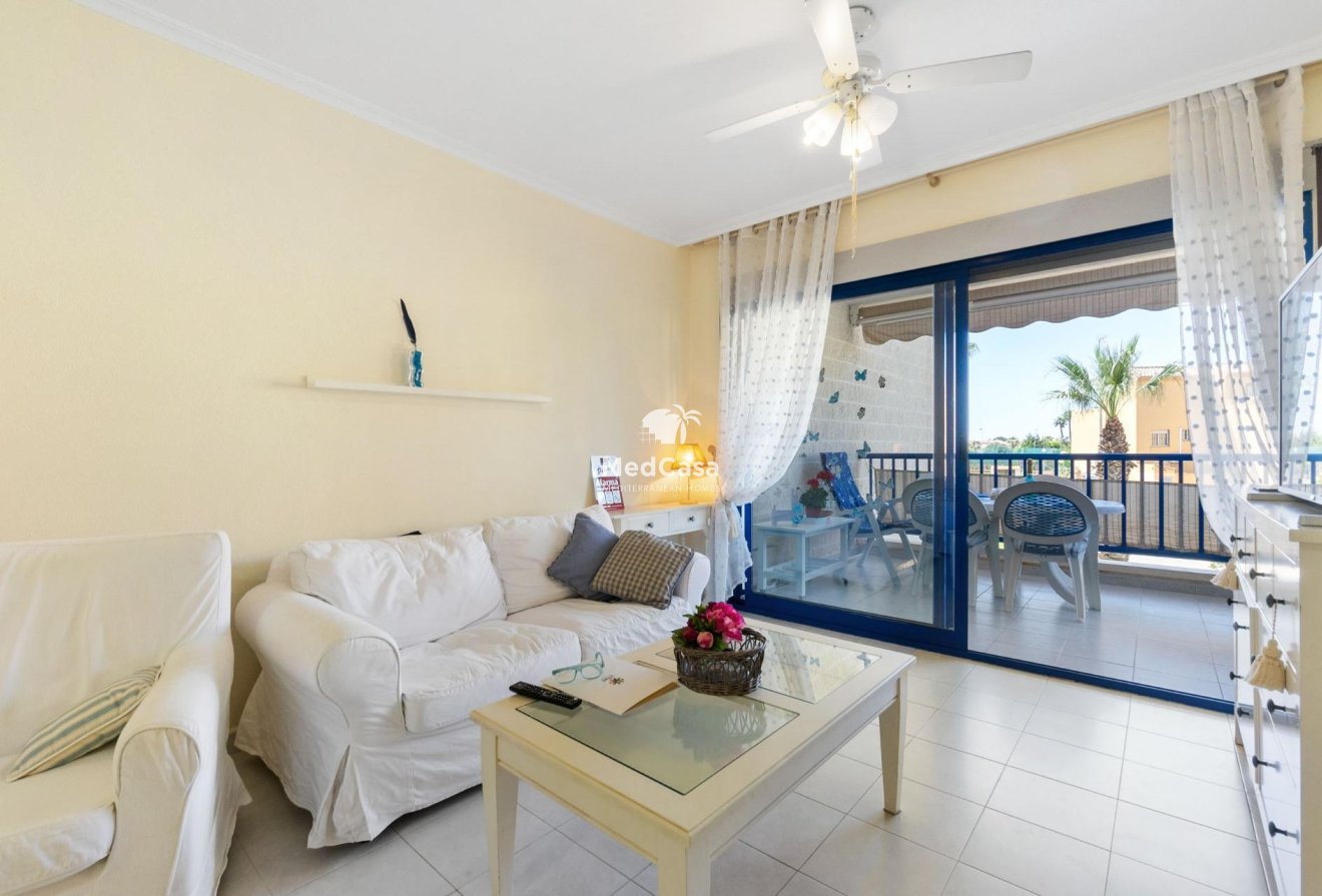 Resale - Apartment -
Orihuela Costa - Campoamor