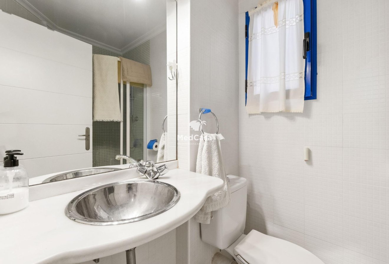 Resale - Apartment -
Orihuela Costa - Campoamor