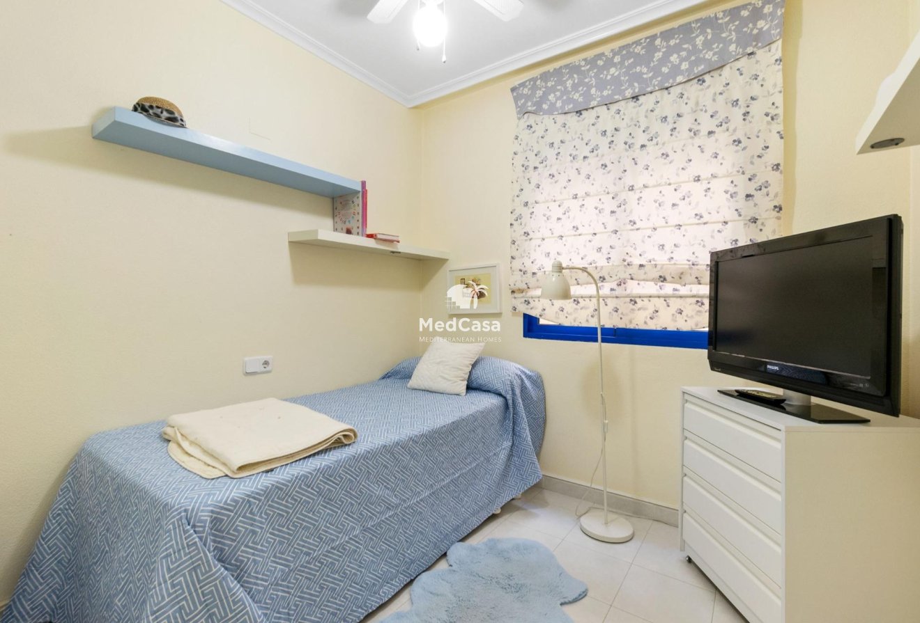 Resale - Apartment -
Orihuela Costa - Campoamor