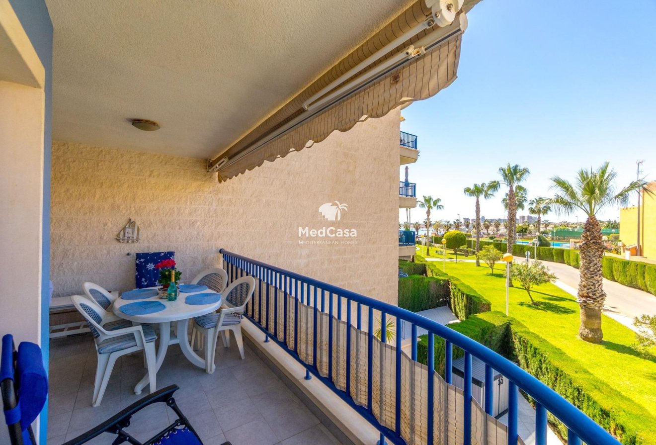 Resale - Apartment -
Orihuela Costa - Campoamor