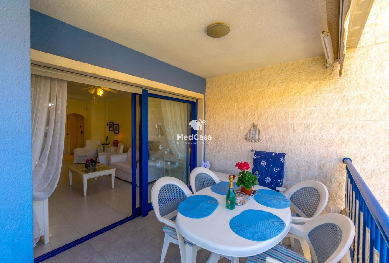 Resale - Apartment -
Orihuela Costa - Campoamor