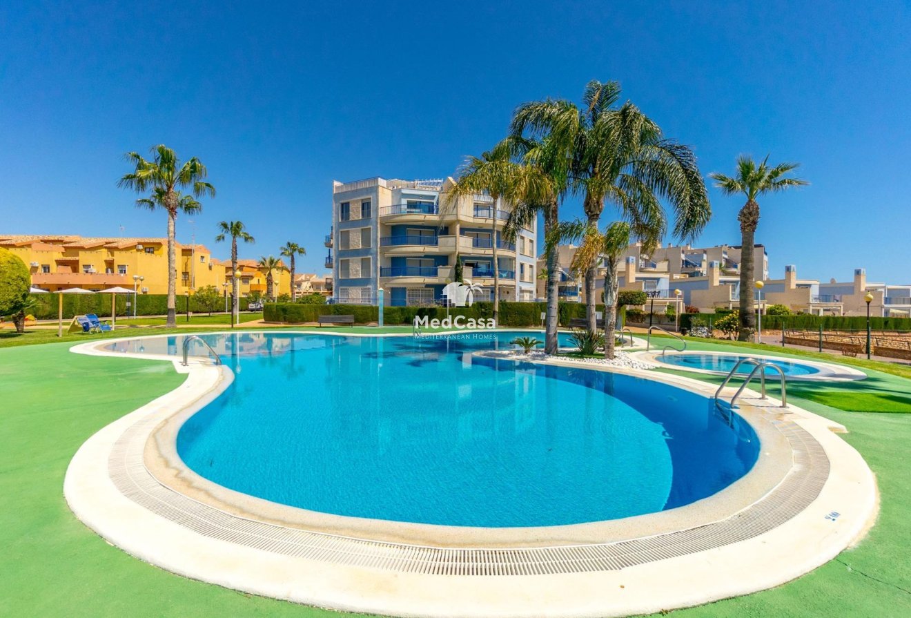 Resale - Apartment -
Orihuela Costa - Campoamor