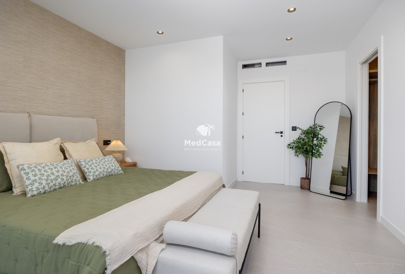 Obra nueva - Villa -
Torrevieja