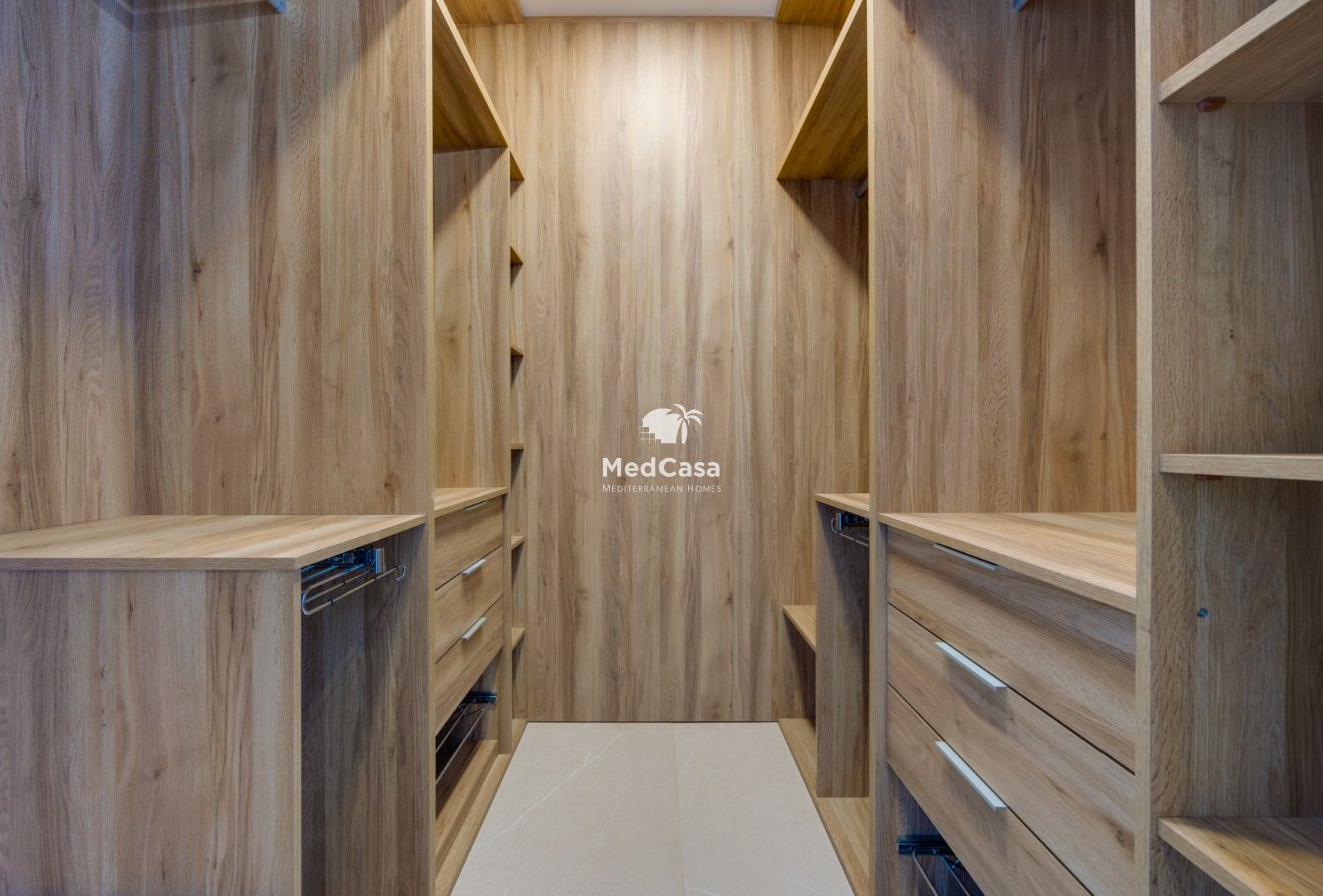 Obra nueva - Villa -
Torrevieja