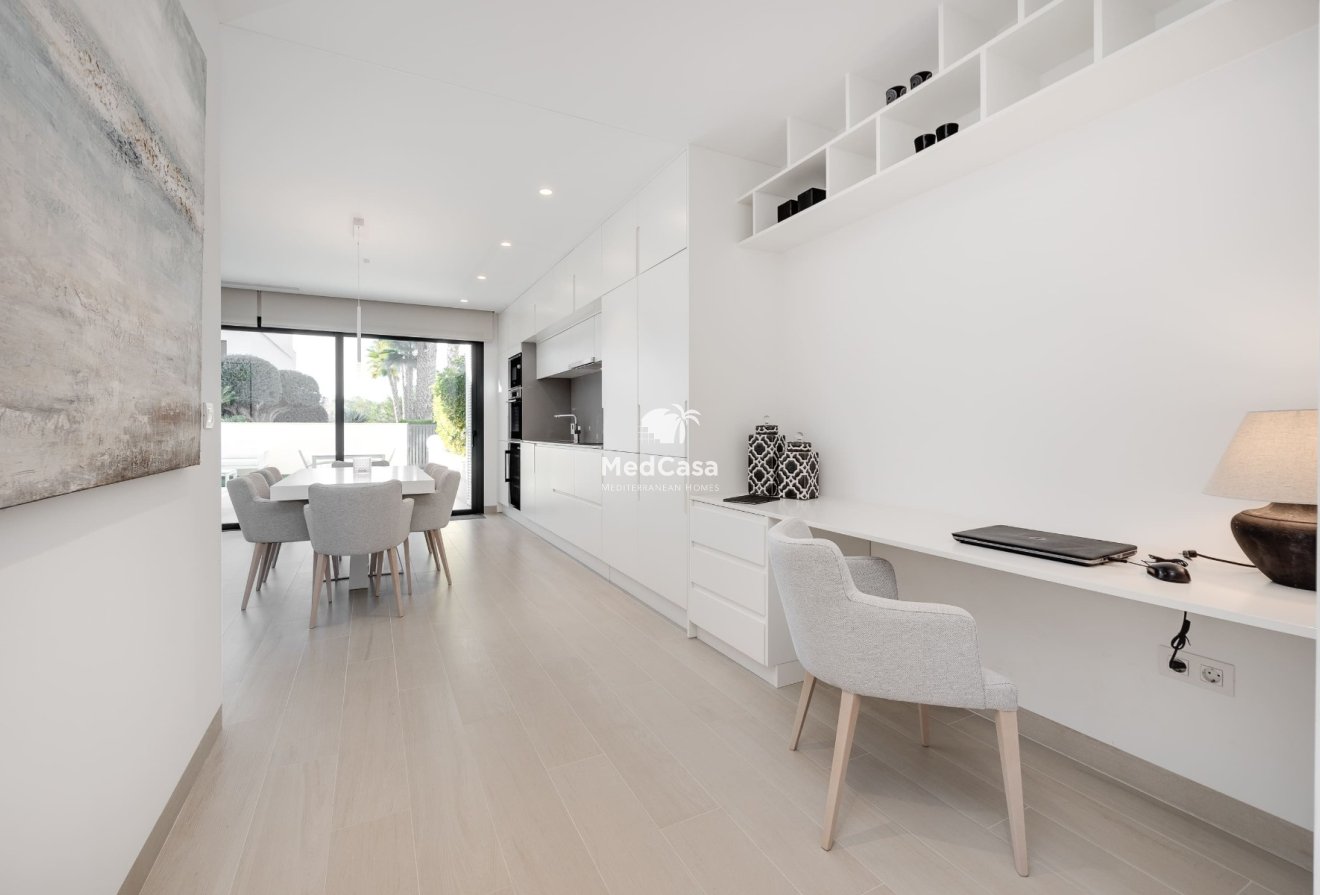 Wiederverkauf - Erdgeschosswohnung -
Golf Las Colinas