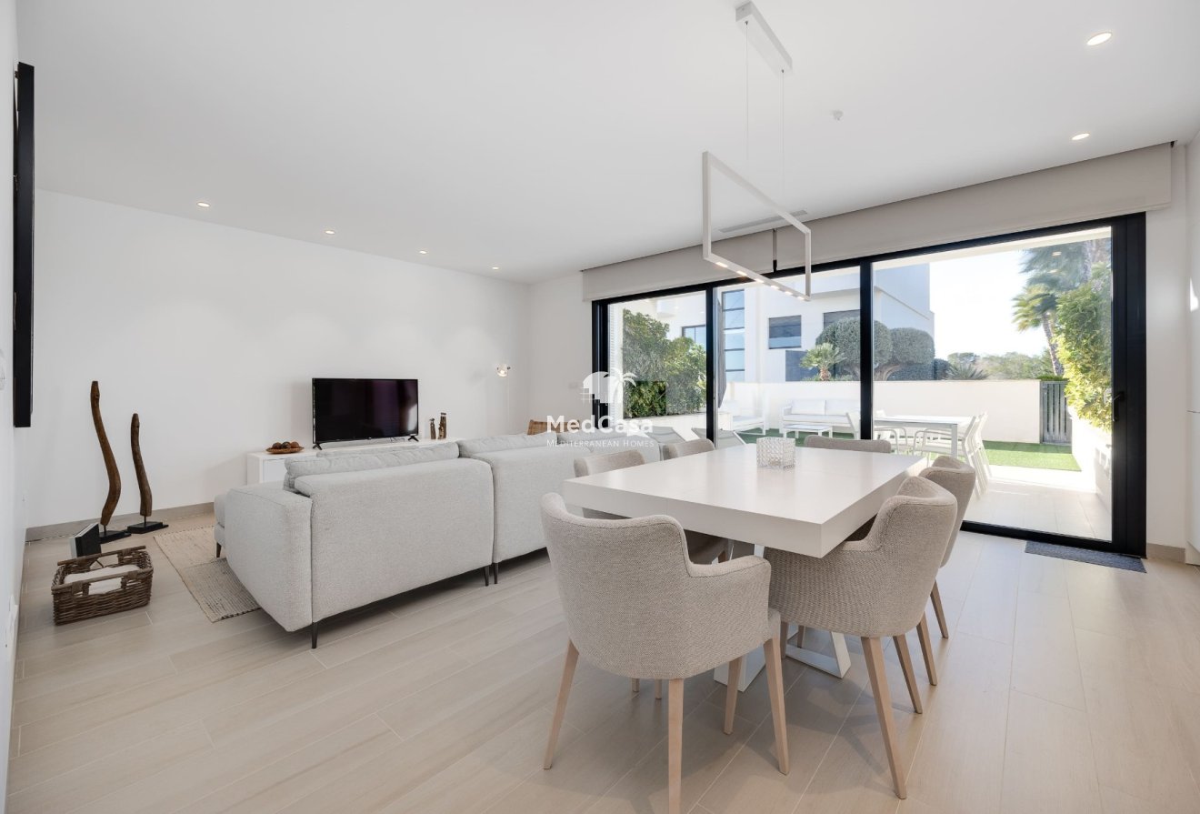 Wiederverkauf - Erdgeschosswohnung -
Golf Las Colinas