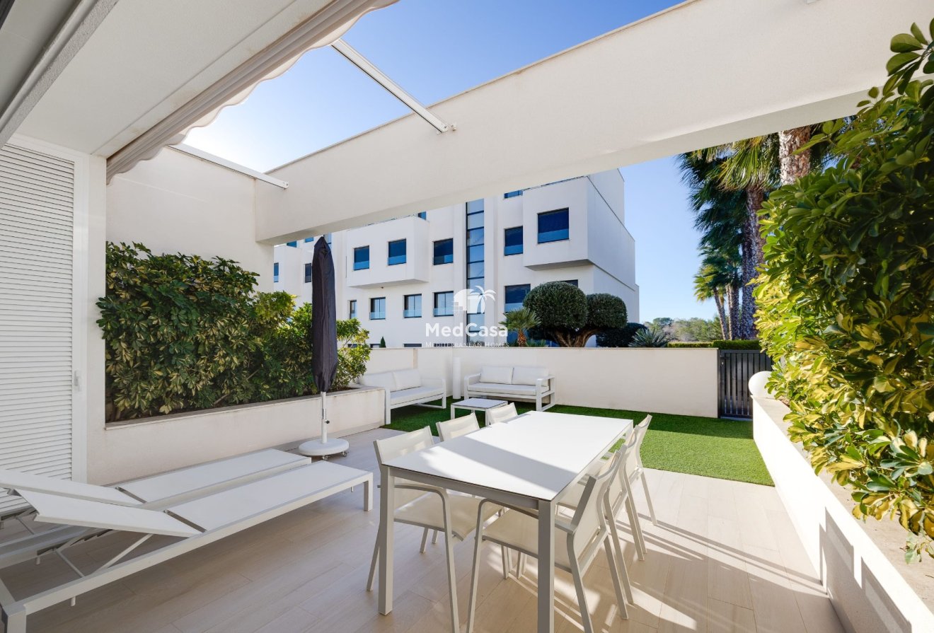 Wiederverkauf - Erdgeschosswohnung -
Golf Las Colinas