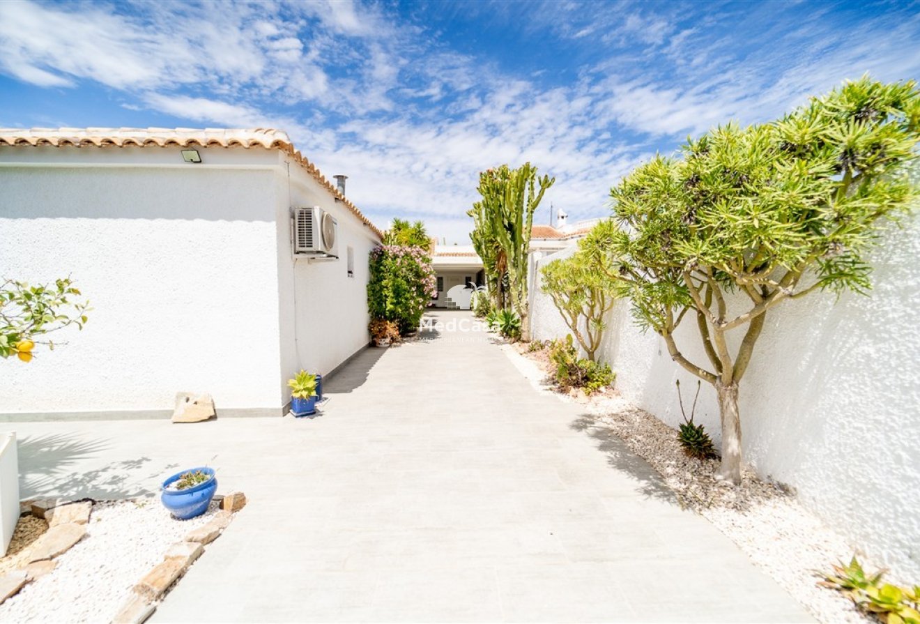 Wiederverkauf - Villa -
Torrevieja - El chaparral