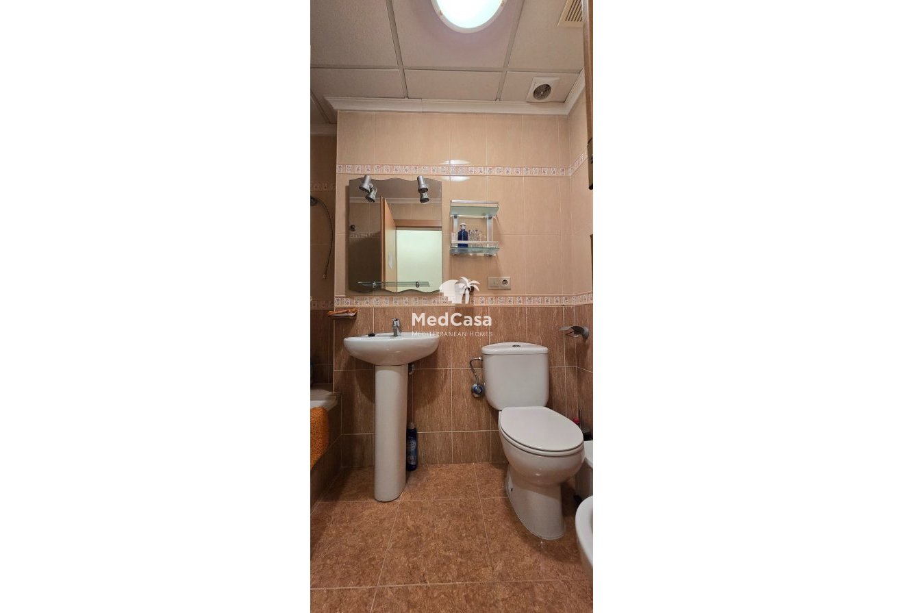 Resale - Ground floor apartment -
Formentera del Segura