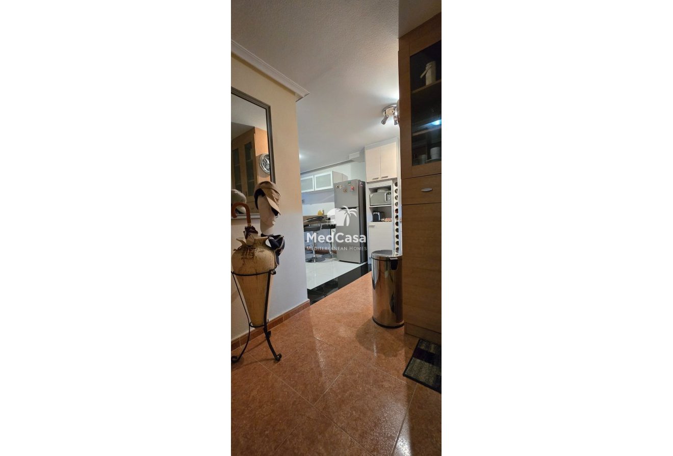 Resale - Ground floor apartment -
Formentera del Segura