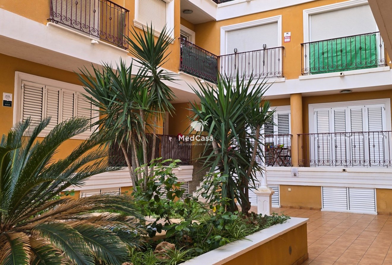 Resale - Ground floor apartment -
Formentera del Segura