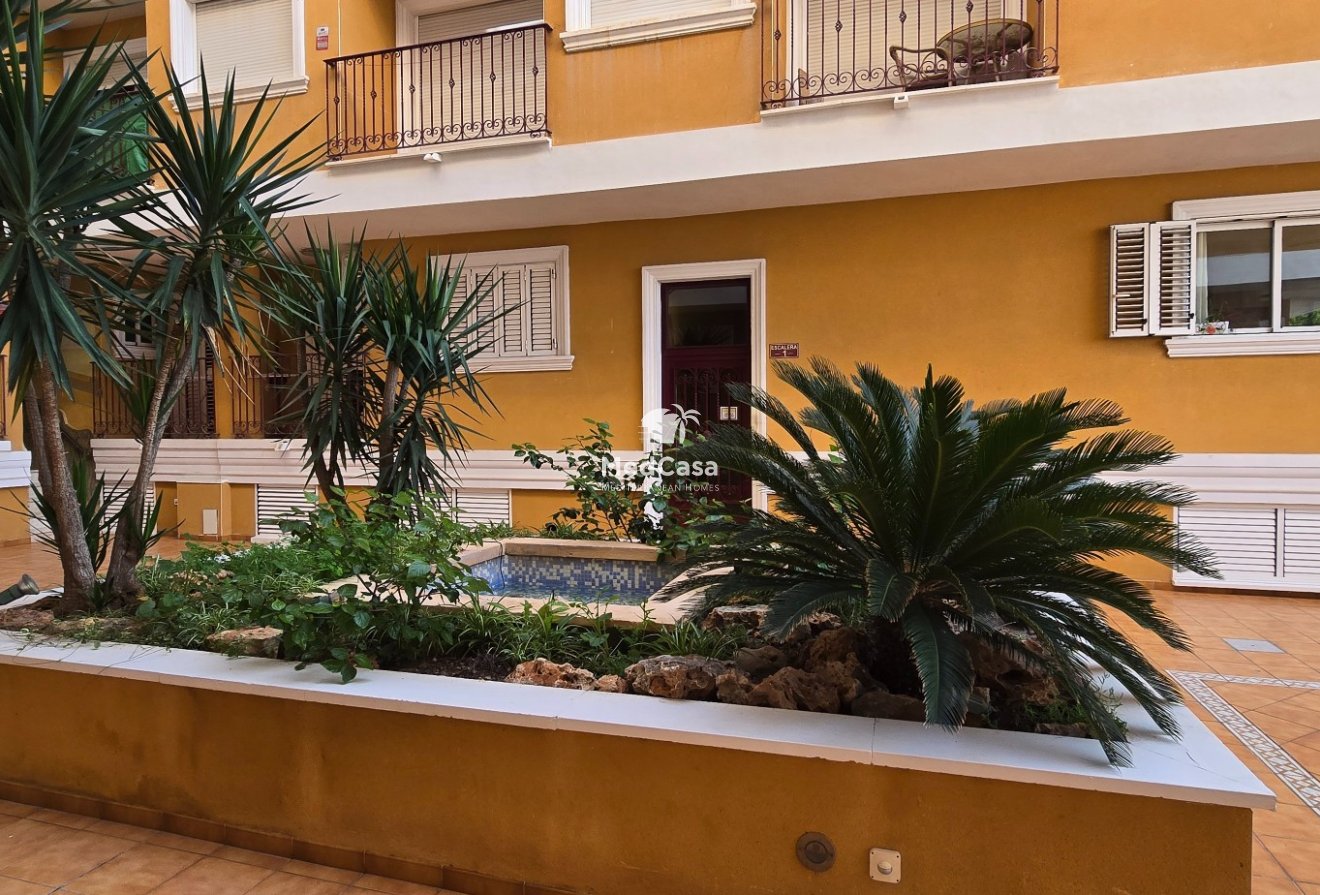 Resale - Ground floor apartment -
Formentera del Segura