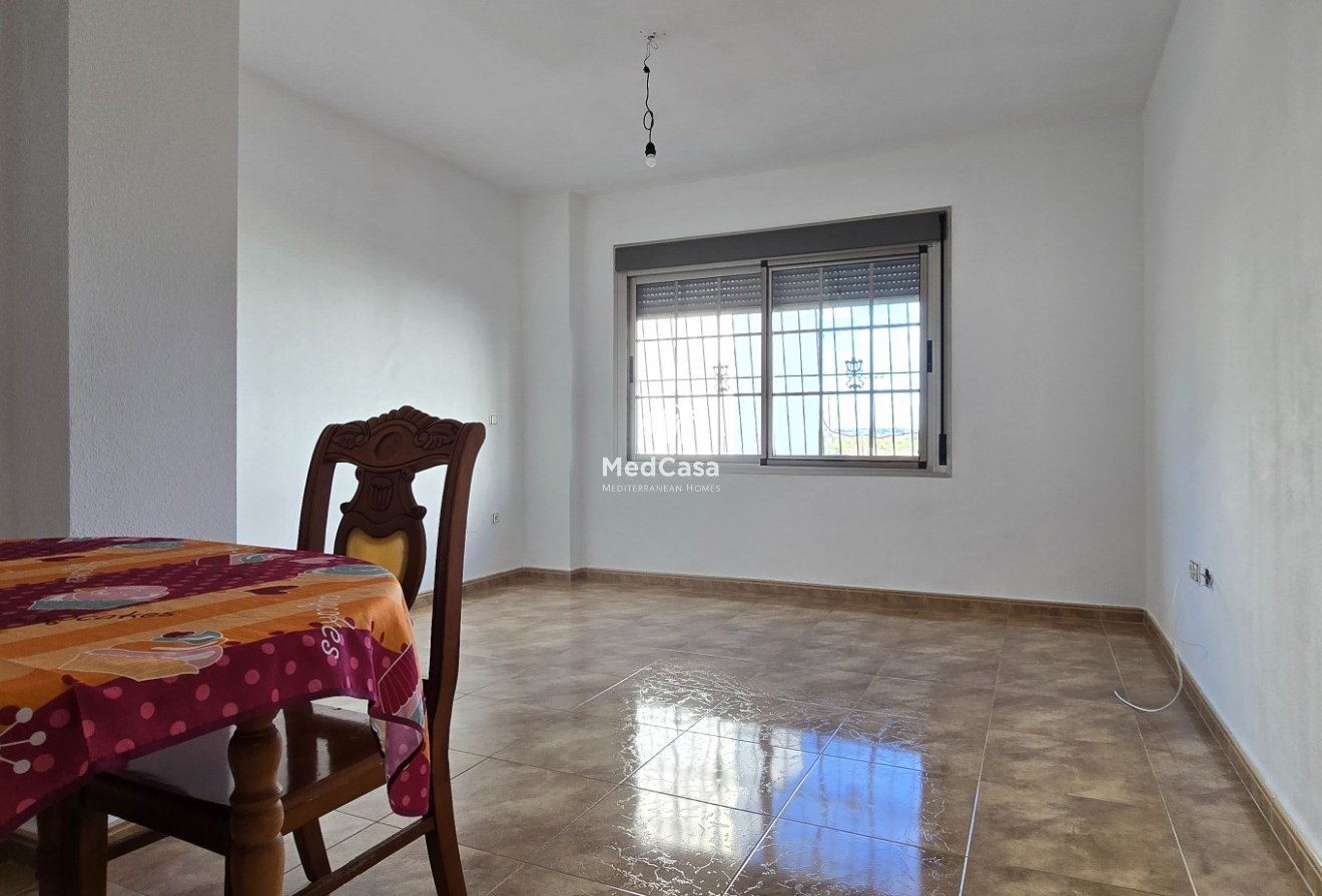 Resale - Ground floor apartment -
Formentera del Segura