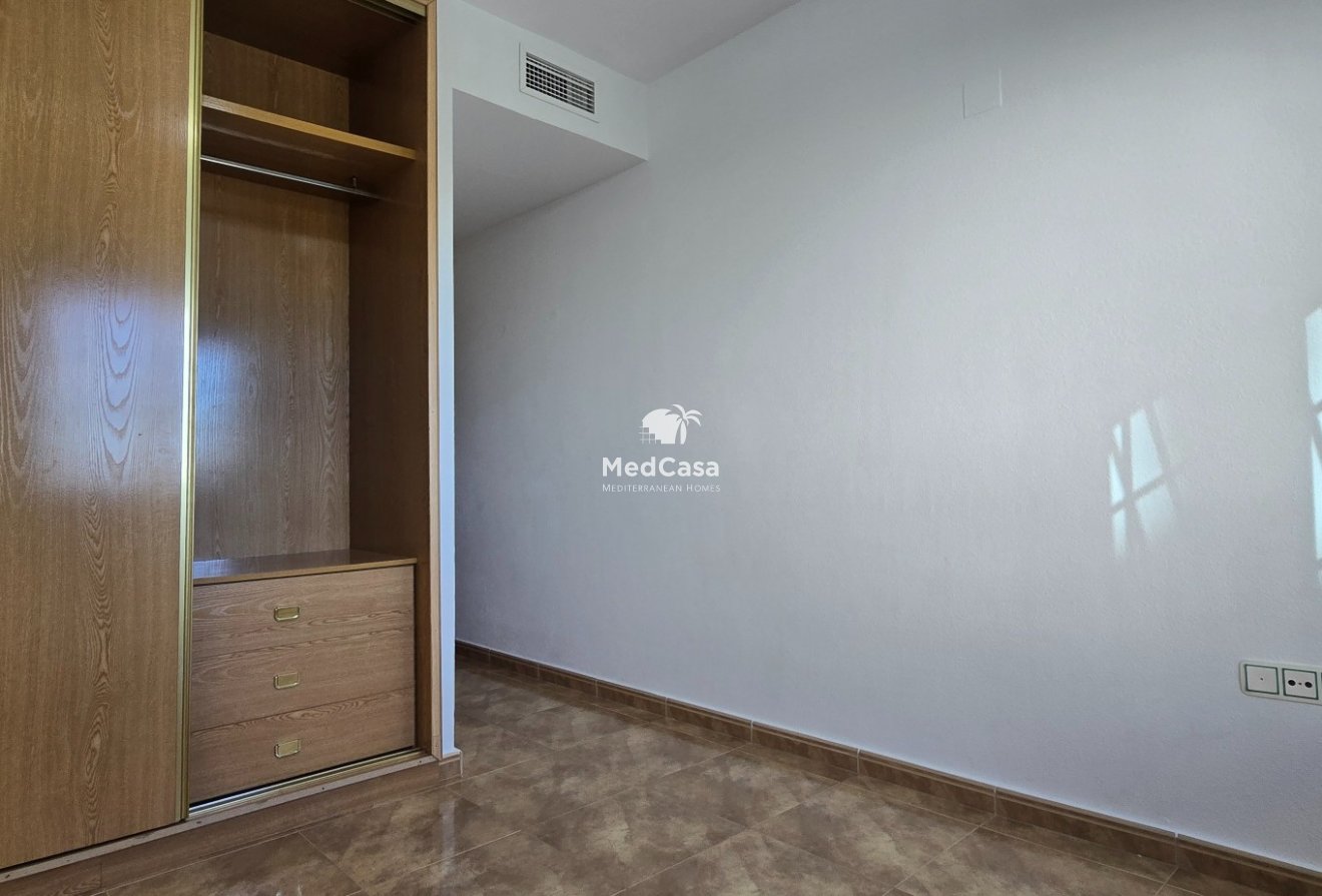 Resale - Ground floor apartment -
Formentera del Segura