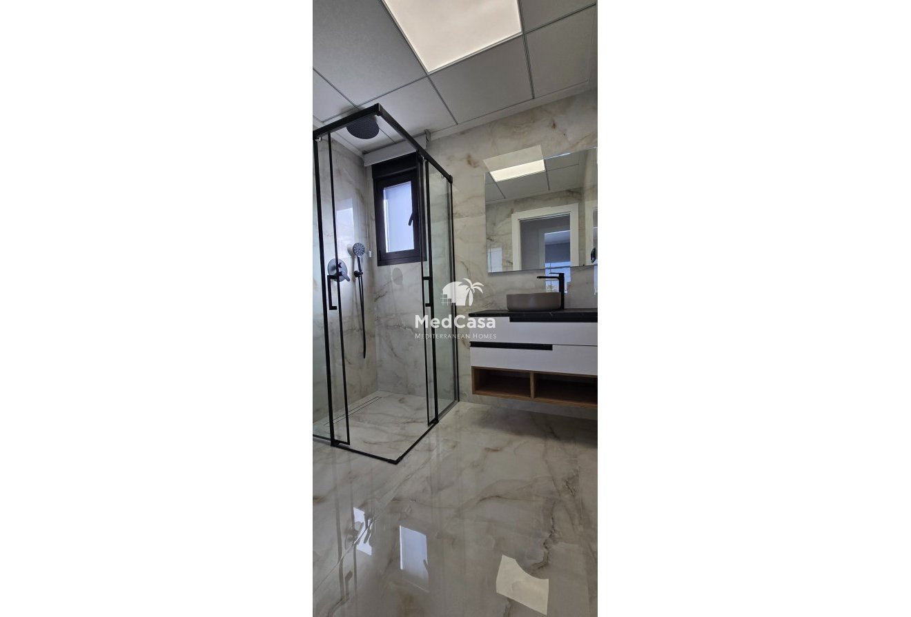 Obra nueva - Apartamento planta baja -
Golf La Finca