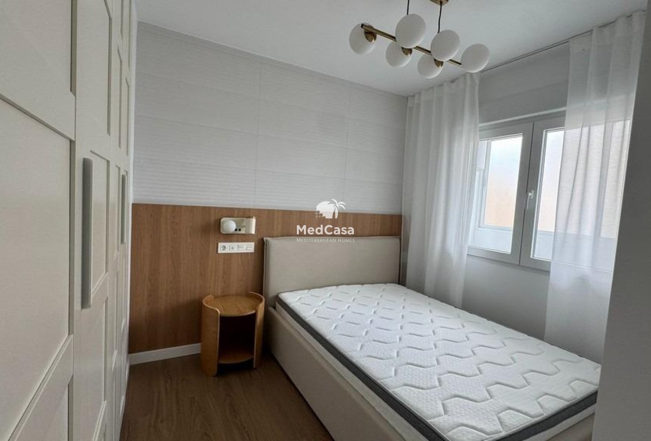 Wiederverkauf - Apartment -
Torrevieja - Punta prima