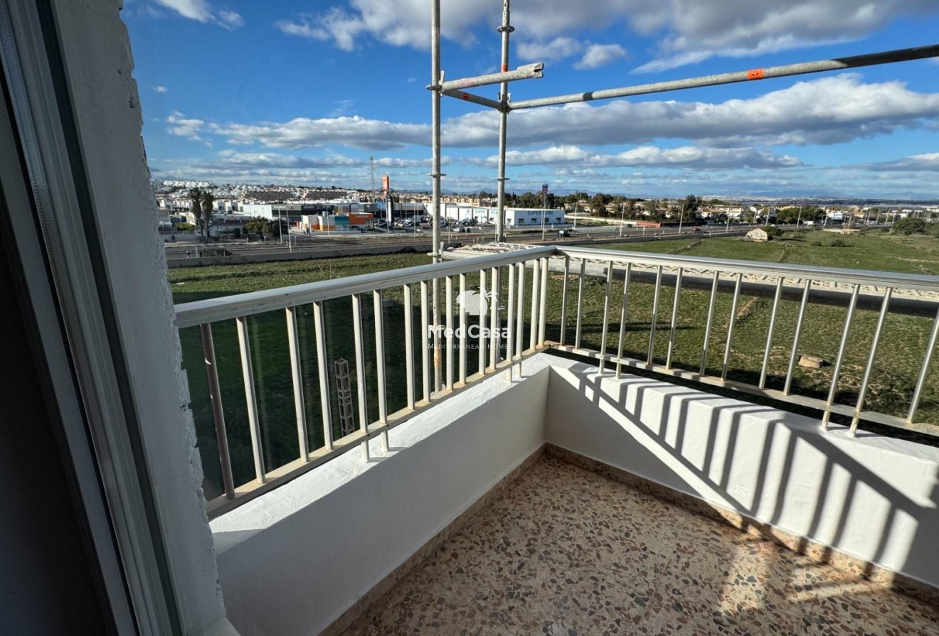 Wiederverkauf - Apartment -
Torrevieja - Punta prima