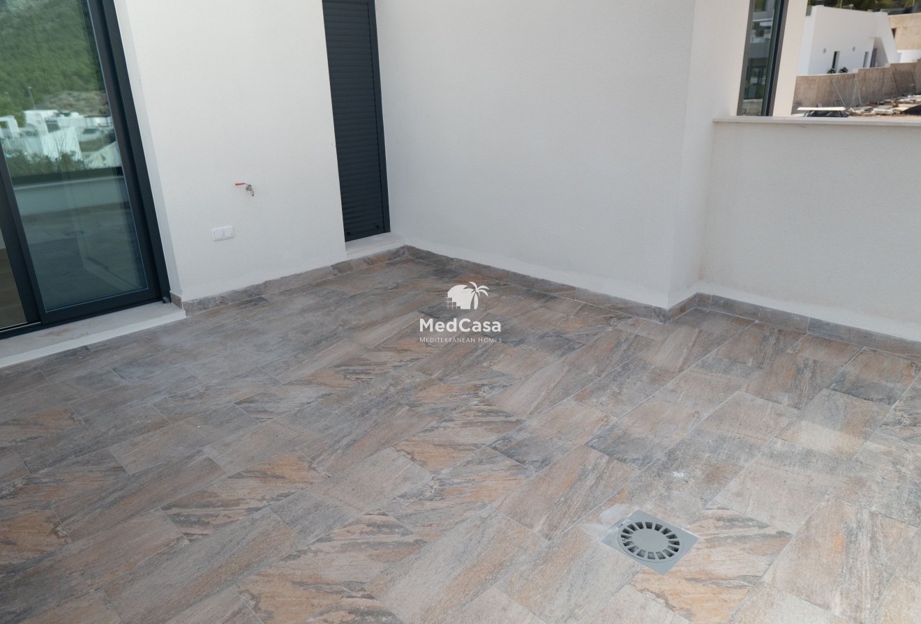 Obra nueva - Villa -
Polop de La Marina