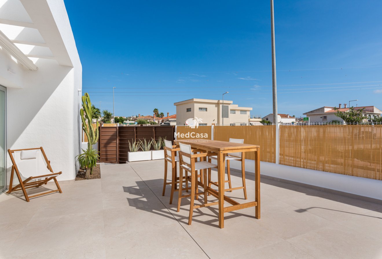 Obra nueva - Villa -
Los Alcázares