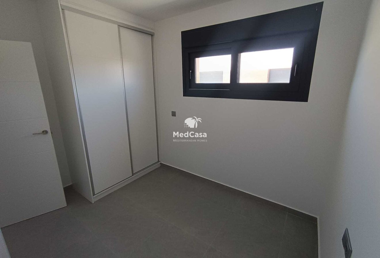 Neubau - Villa -
Daya Nueva