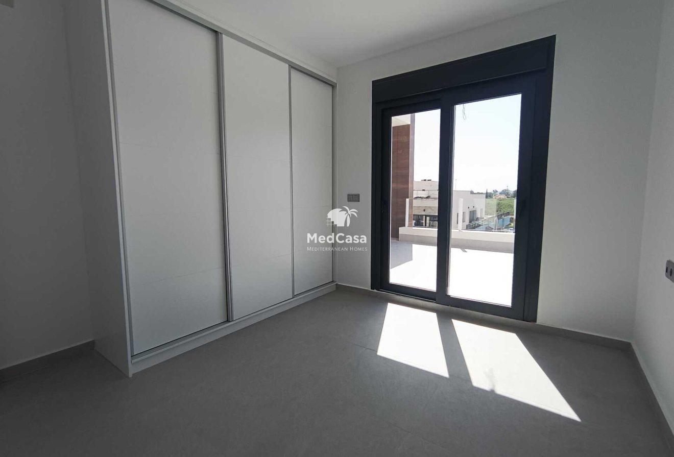 Neubau - Villa -
Daya Nueva