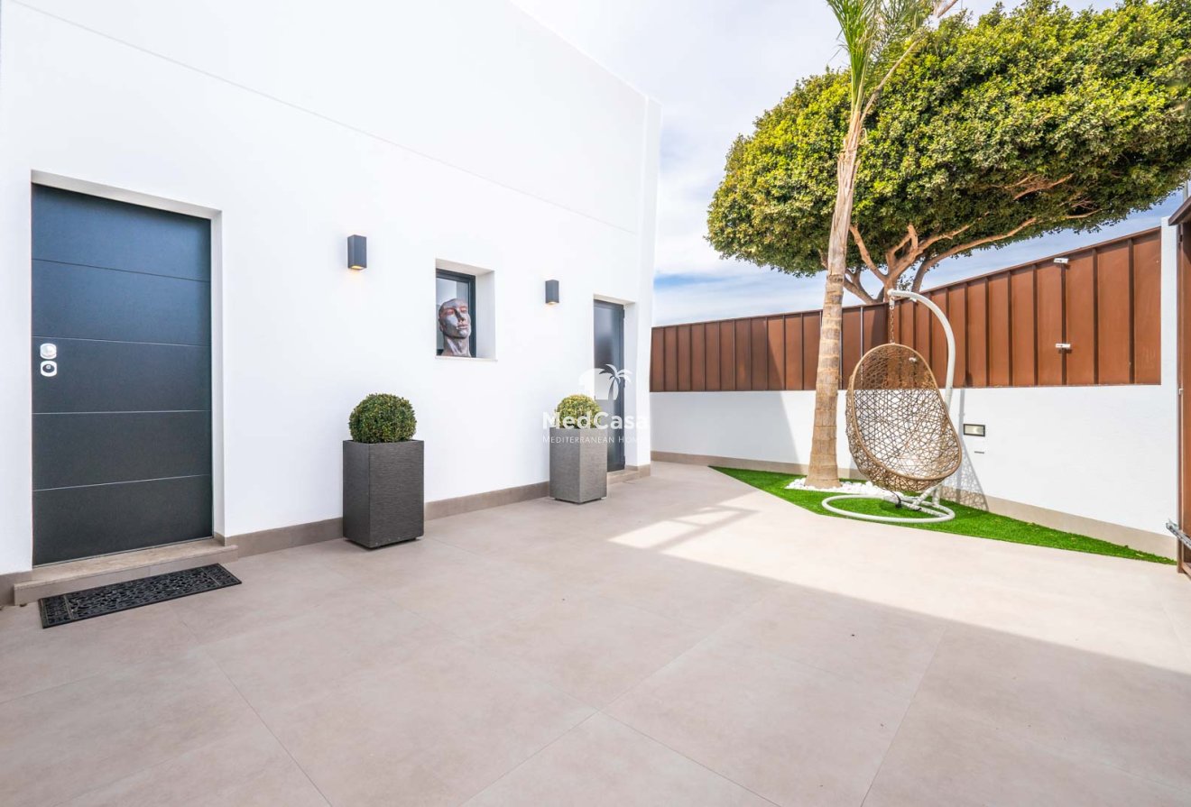 Neubau - Villa -
Roldan