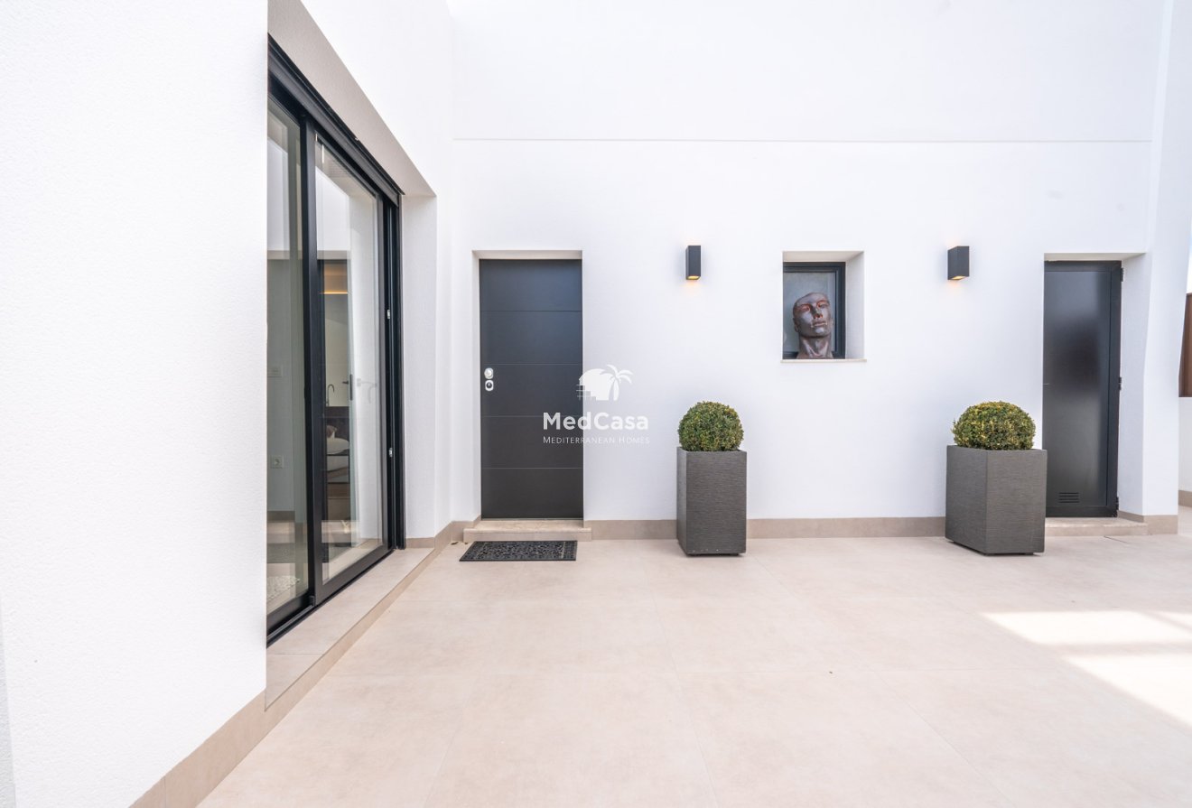 Neubau - Villa -
Roldan