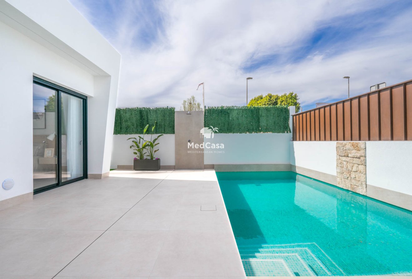 Neubau - Villa -
Roldan