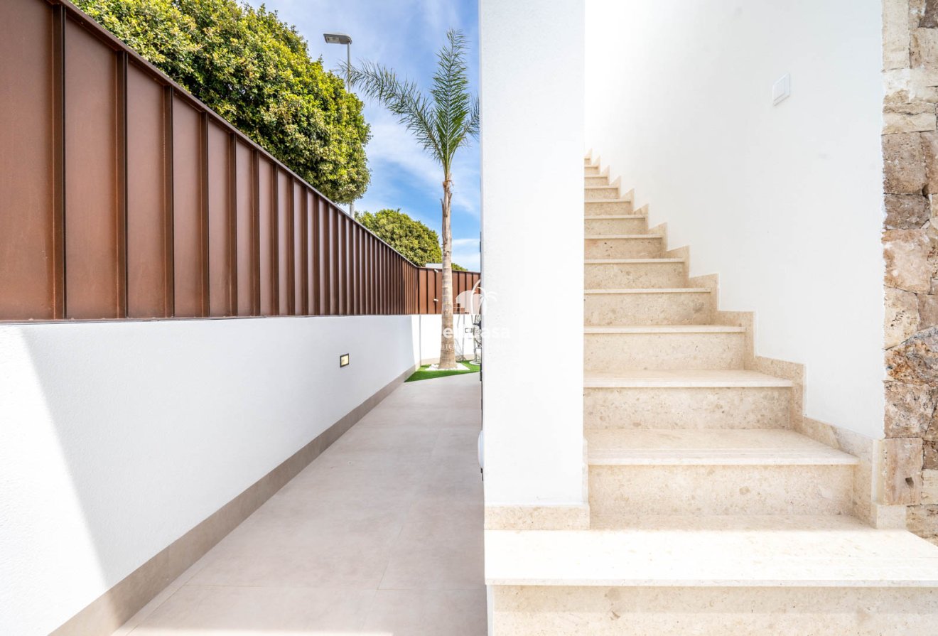 Neubau - Villa -
Roldan