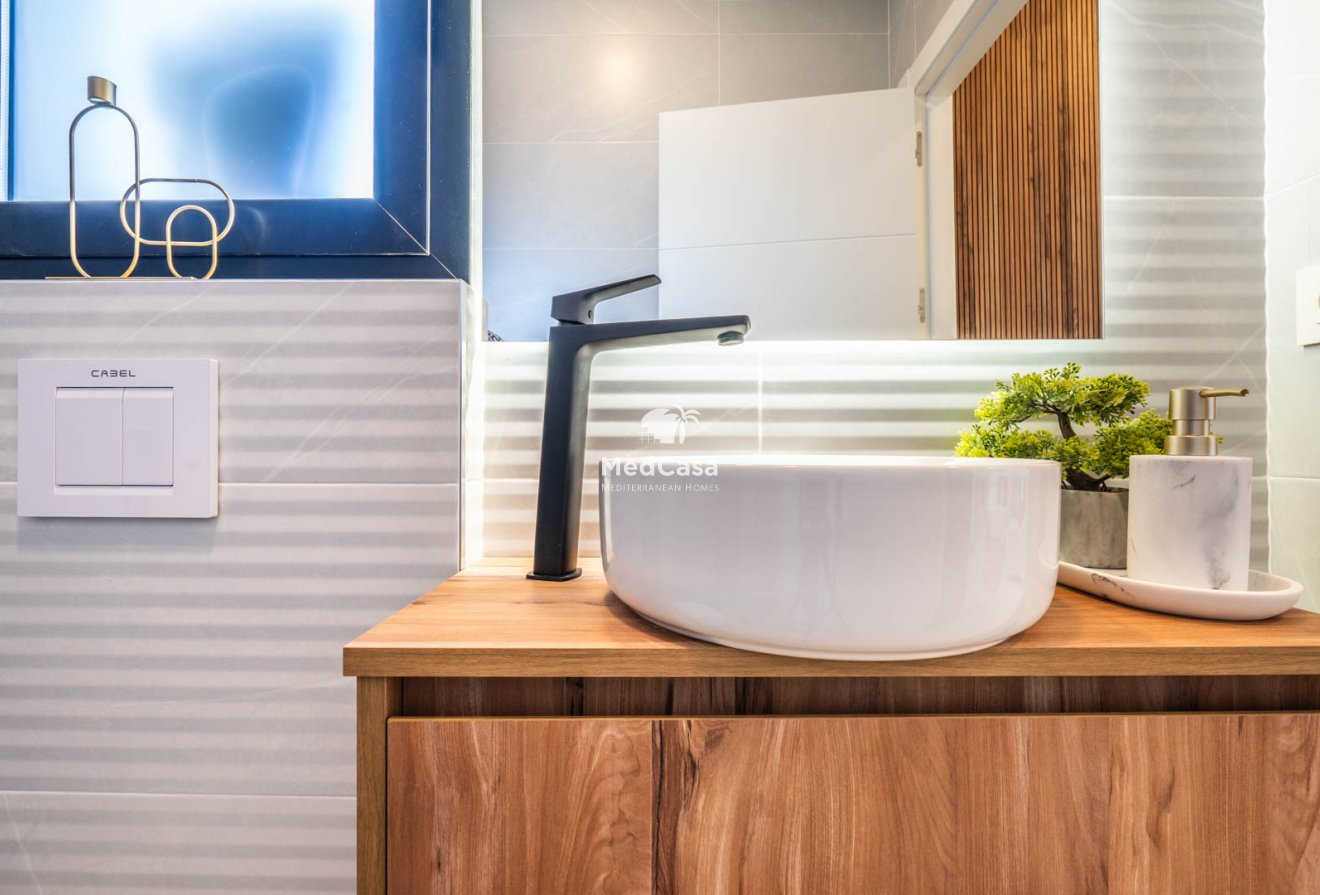 Neubau - Villa -
Roldan