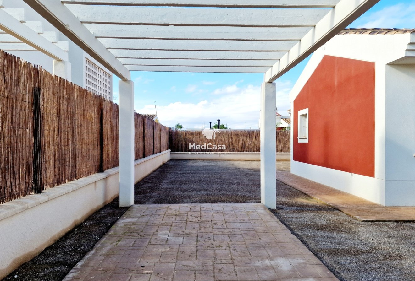 Obra nueva - Villa -
Purias