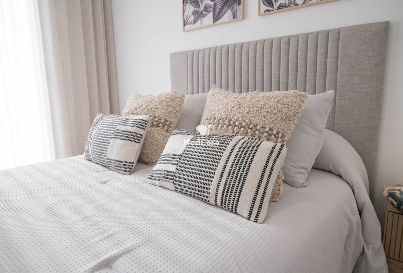 Neubau - Reihenhaus -
Avileses - Jerónimo y Avileses