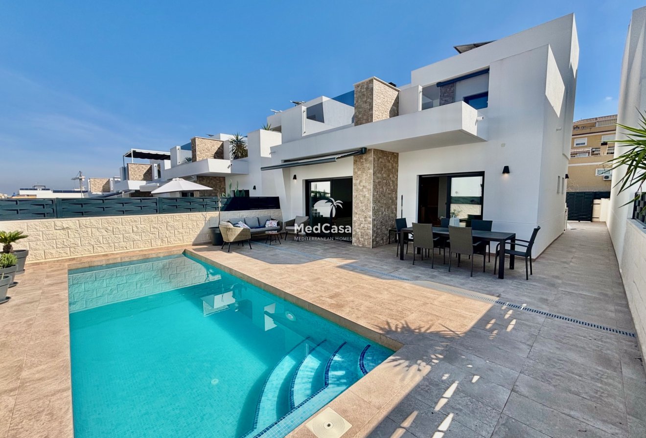 Obra nueva - Villa -
Benijofar