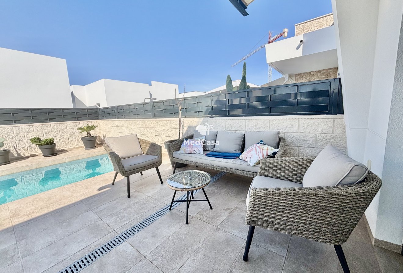 Obra nueva - Villa -
Benijofar