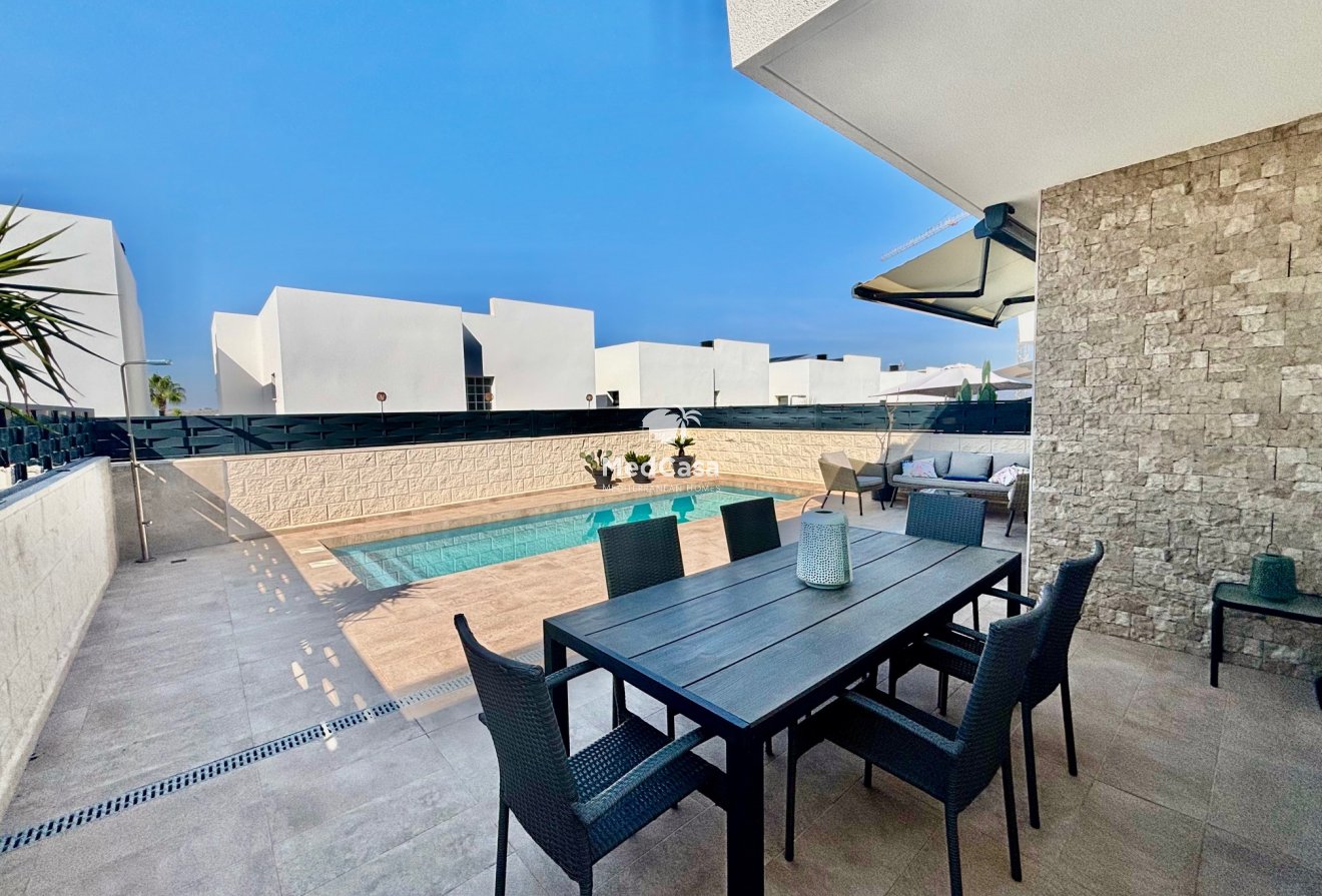 Obra nueva - Villa -
Benijofar