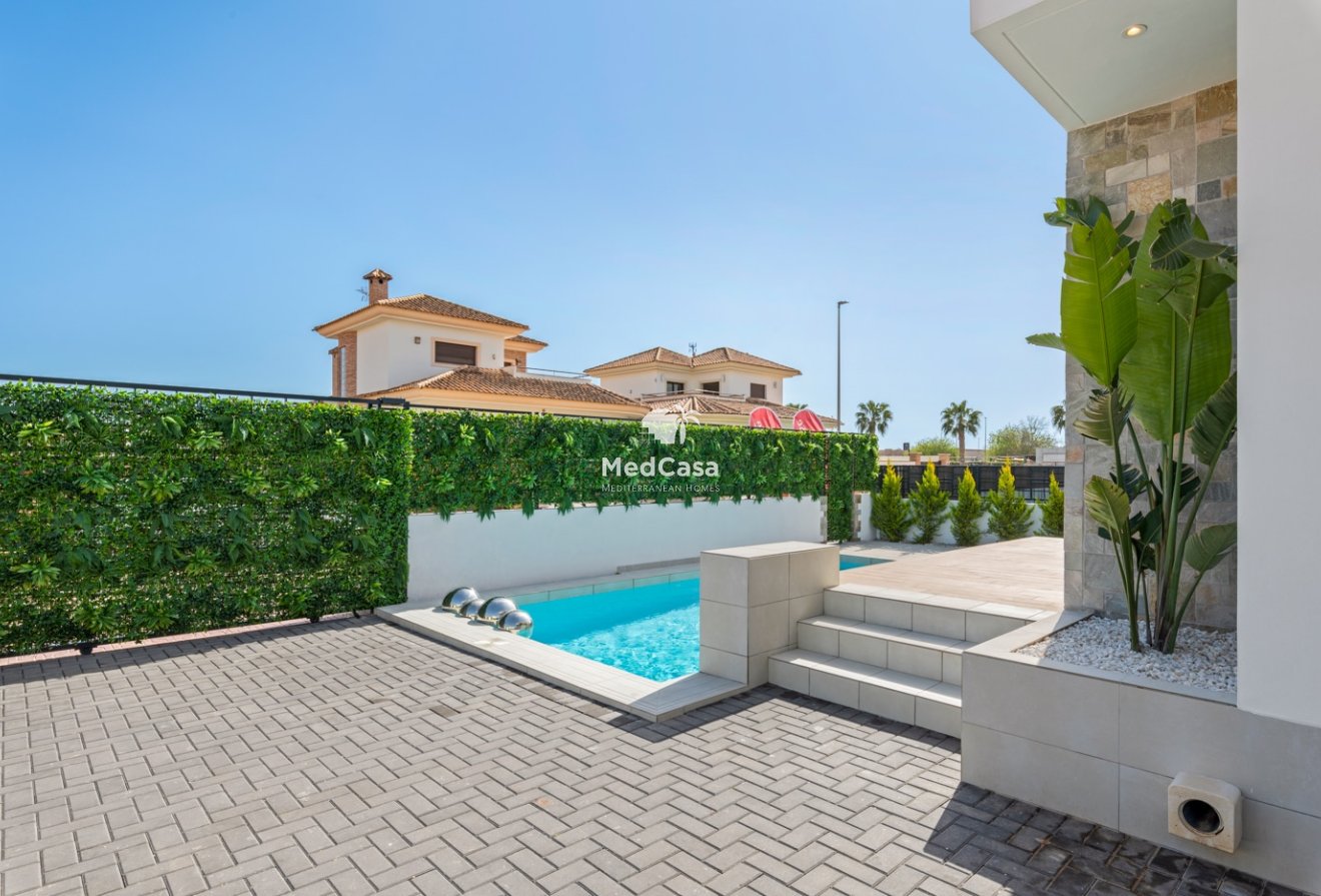 Obra nueva - Villa -
Los Alcázares