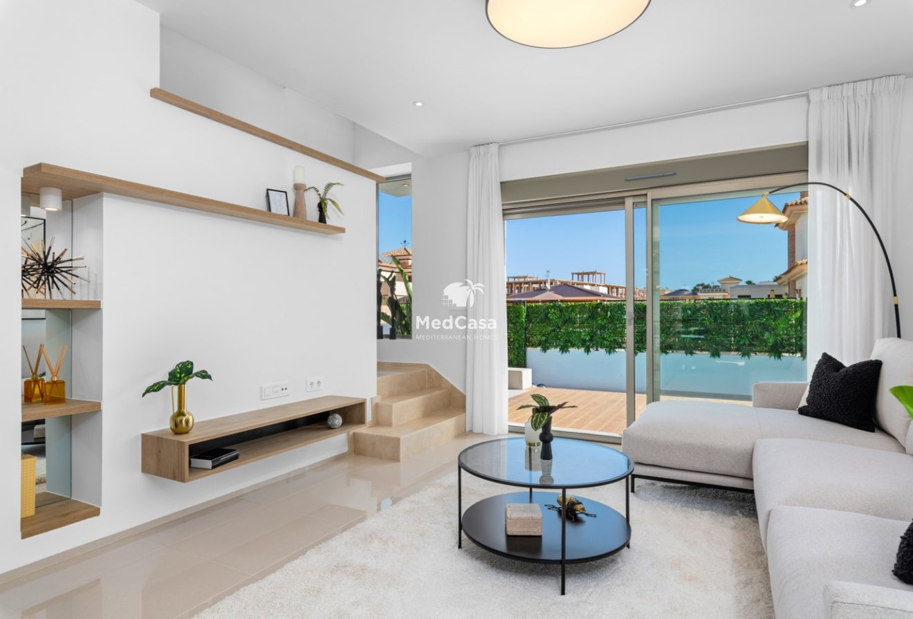 Obra nueva - Villa -
Los Alcázares