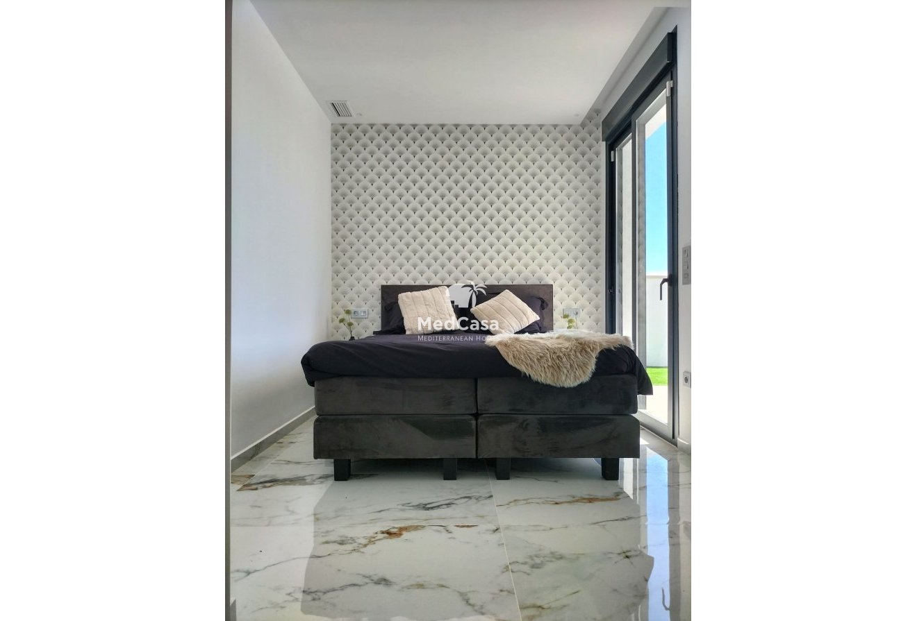 Obra nueva - Villa -
Pilar de la Horadada