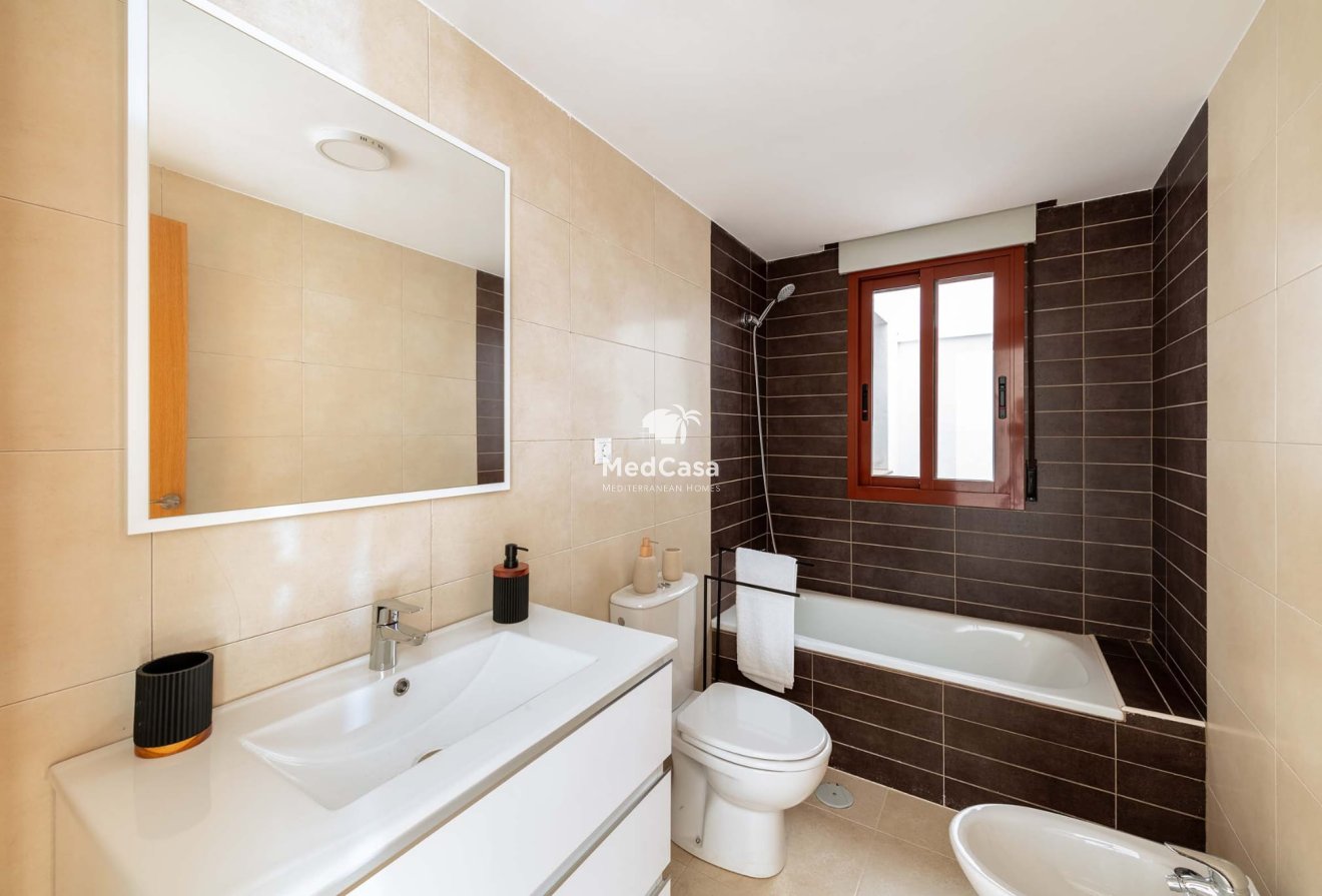 Neubau - Apartment -
Avileses - Jerónimo y Avileses