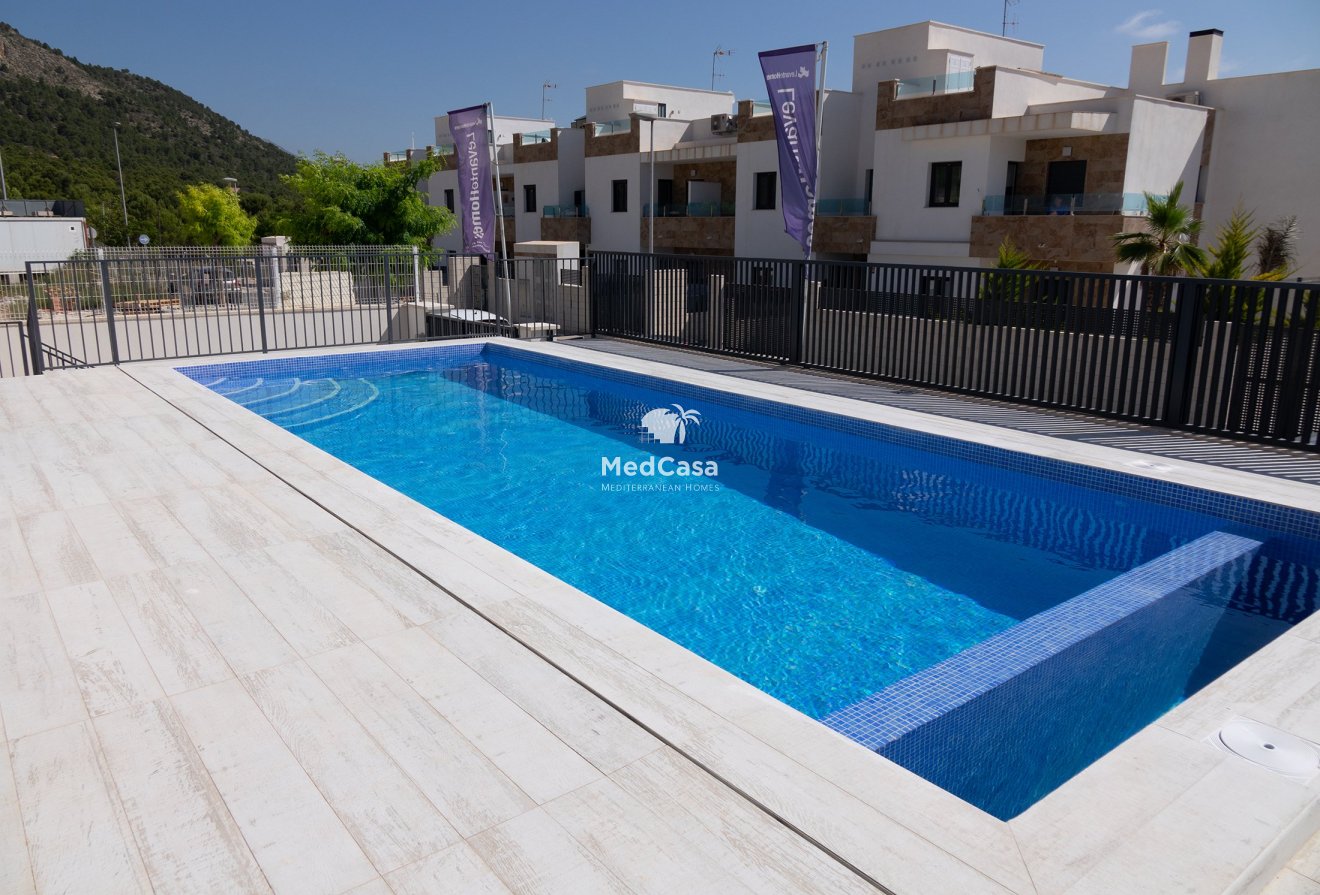 Obra nueva - Villa -
Polop de La Marina