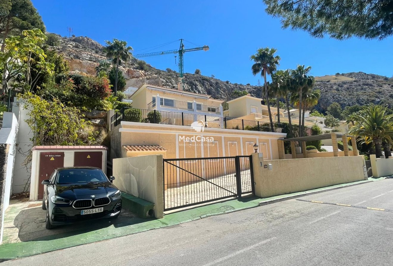 Obra nueva - Villa -
Altea