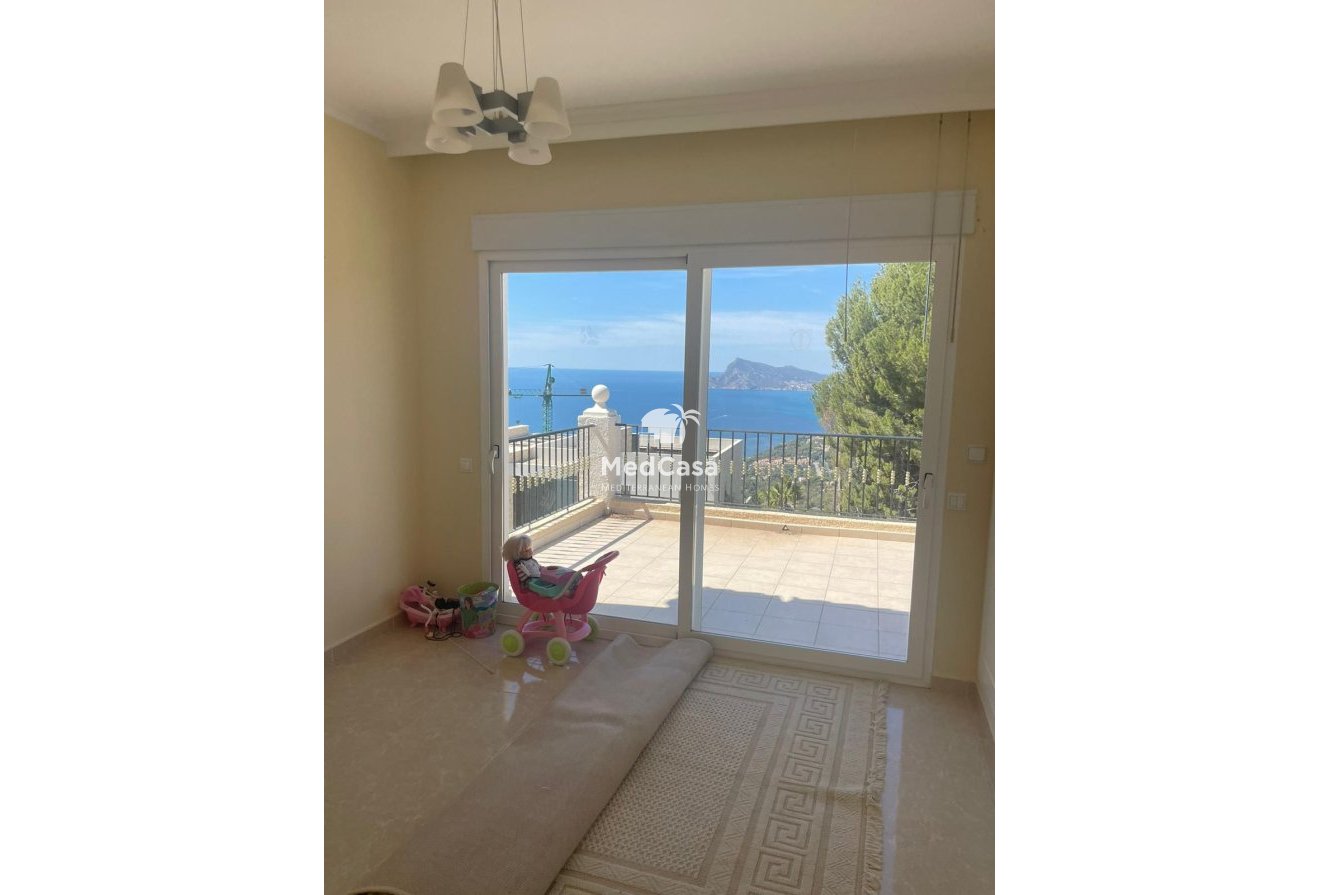 Obra nueva - Villa -
Altea