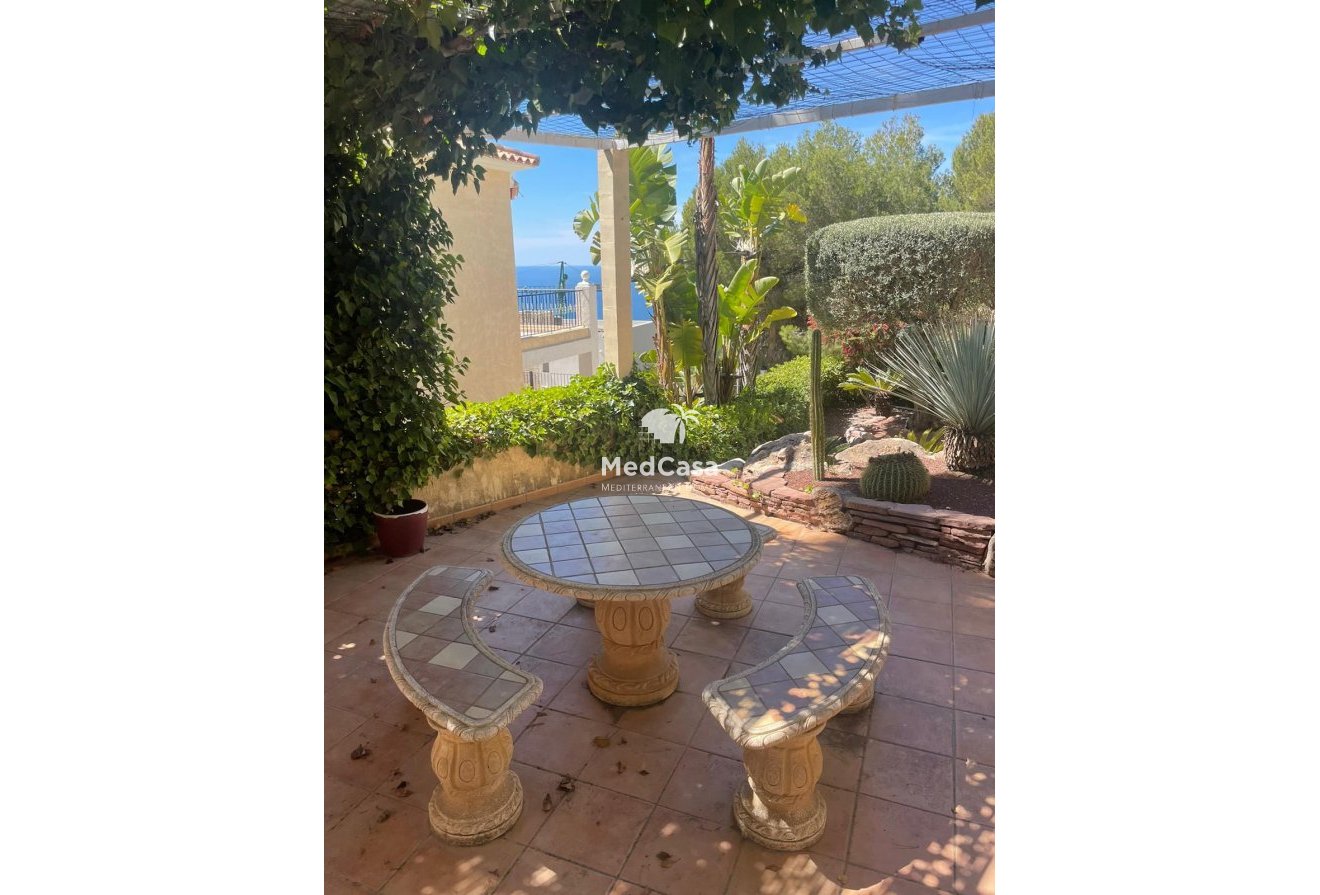 Obra nueva - Villa -
Altea