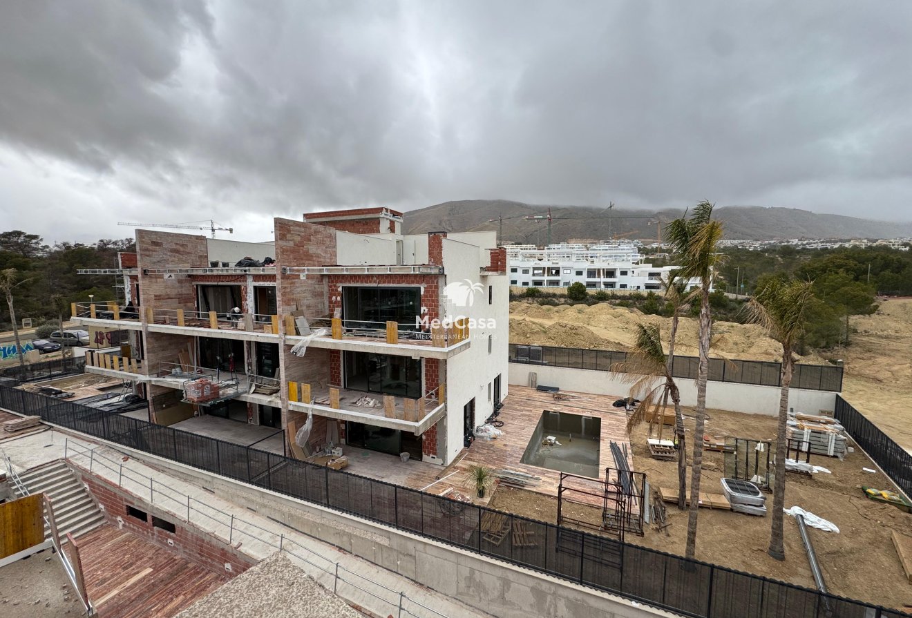 Obra nueva - Ático -
Finestrat