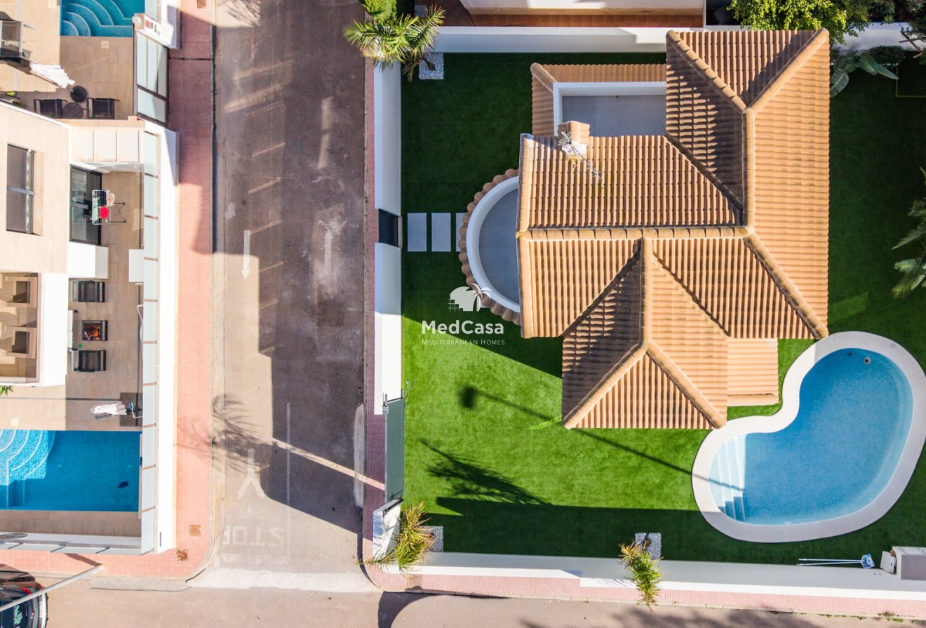 Obra nueva - Villa -
Orihuela Costa