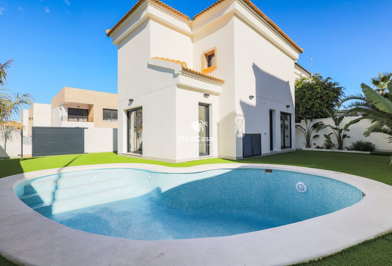 Obra nueva - Villa -
Orihuela Costa