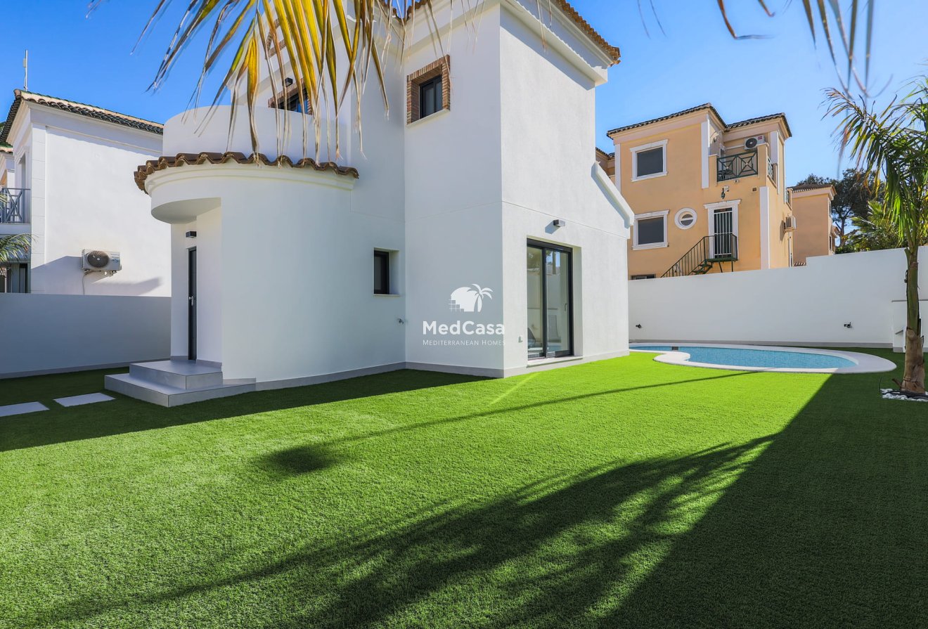 Obra nueva - Villa -
Orihuela Costa