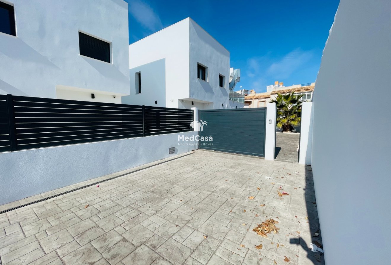 Neubau - Villa -
Torrevieja
