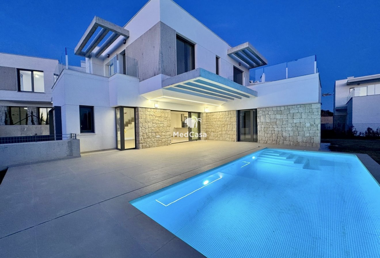 Obra nueva - Villa -
Finestrat