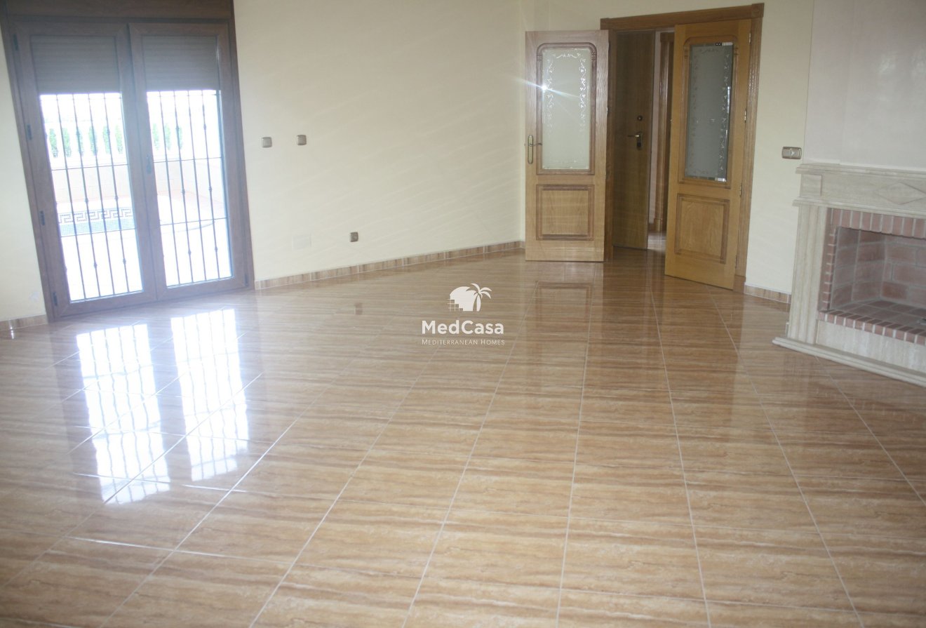 Obra nueva - Villa -
Torrevieja